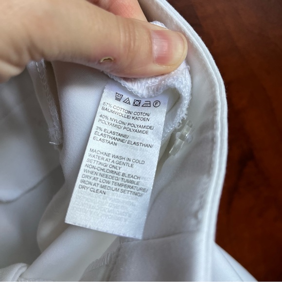 NWOT Women's Saks 5th Ave White Cropped pants / Size 2 - Picture 10 of 14